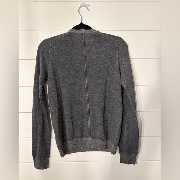 Ellen Degeneres Women's Gray V-Neck Sweater - Picture 2 of 3